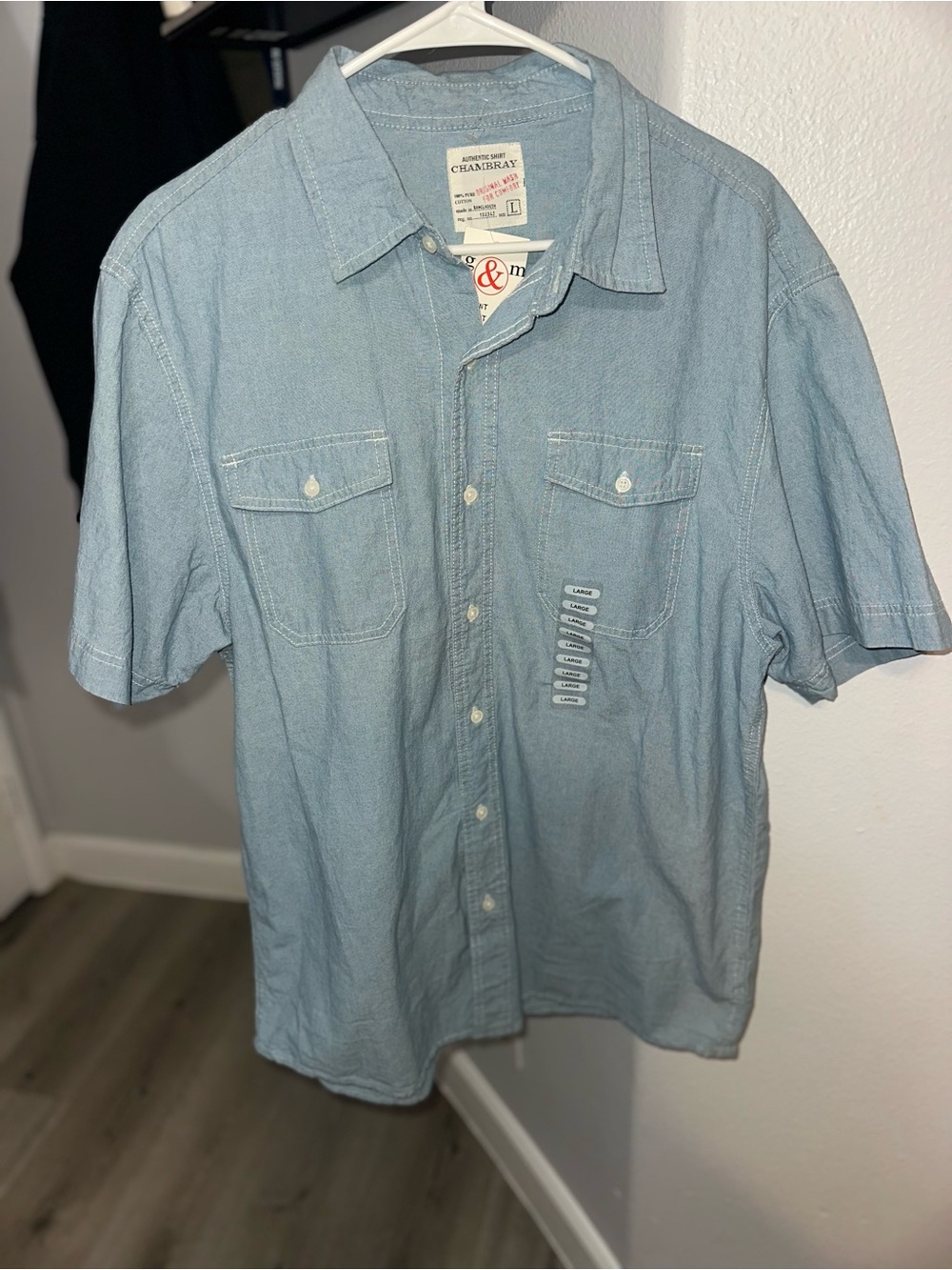 Men's Light Chambray Short-Sleeve Button-Down Shirt